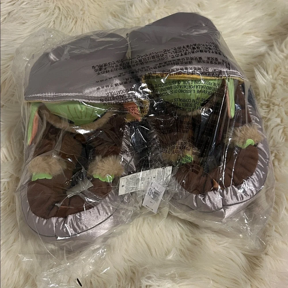 NEW! Gap Kids Star Wars Grogu Slippers Size 3/4